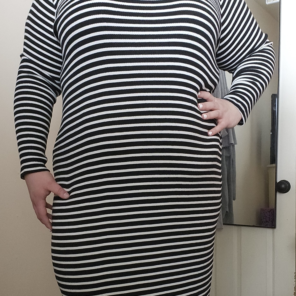 Old Navy Black and White Striped Dress